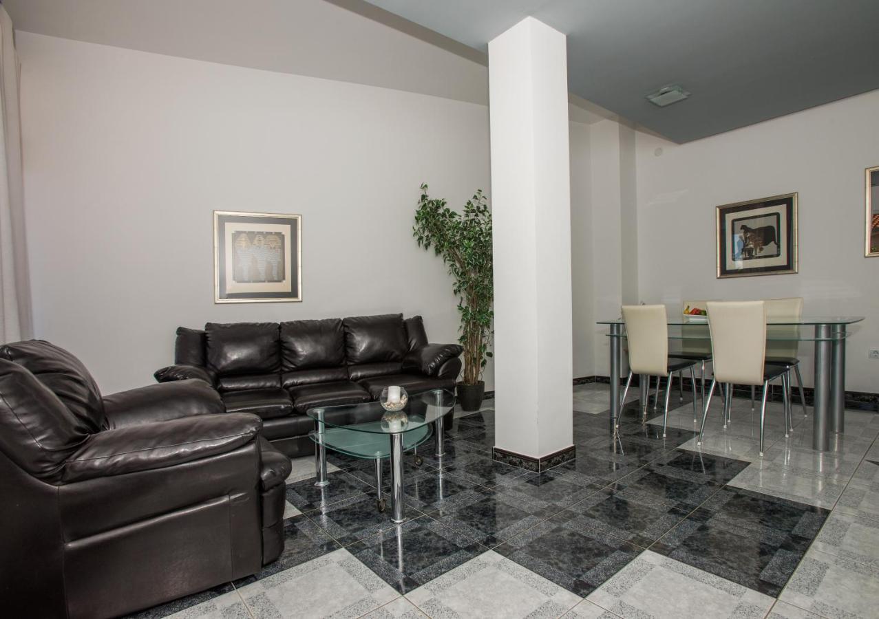Apartments Marcela Makarska Ngoại thất bức ảnh
